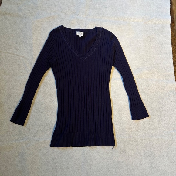 Small purple sweater - Picture 2 of 2